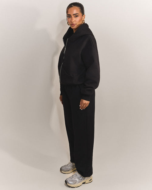 The Classics Cuffed Joggers in Black